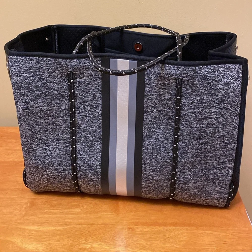 Haute Shore | The Greyson Tote - Picture 2 of 12